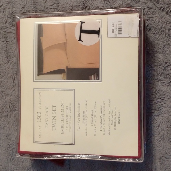 Red Twin Sheet Set - Picture 2 of 2